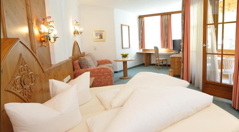 Hotel Garni Castel B&B Ischgl Phòng bức ảnh