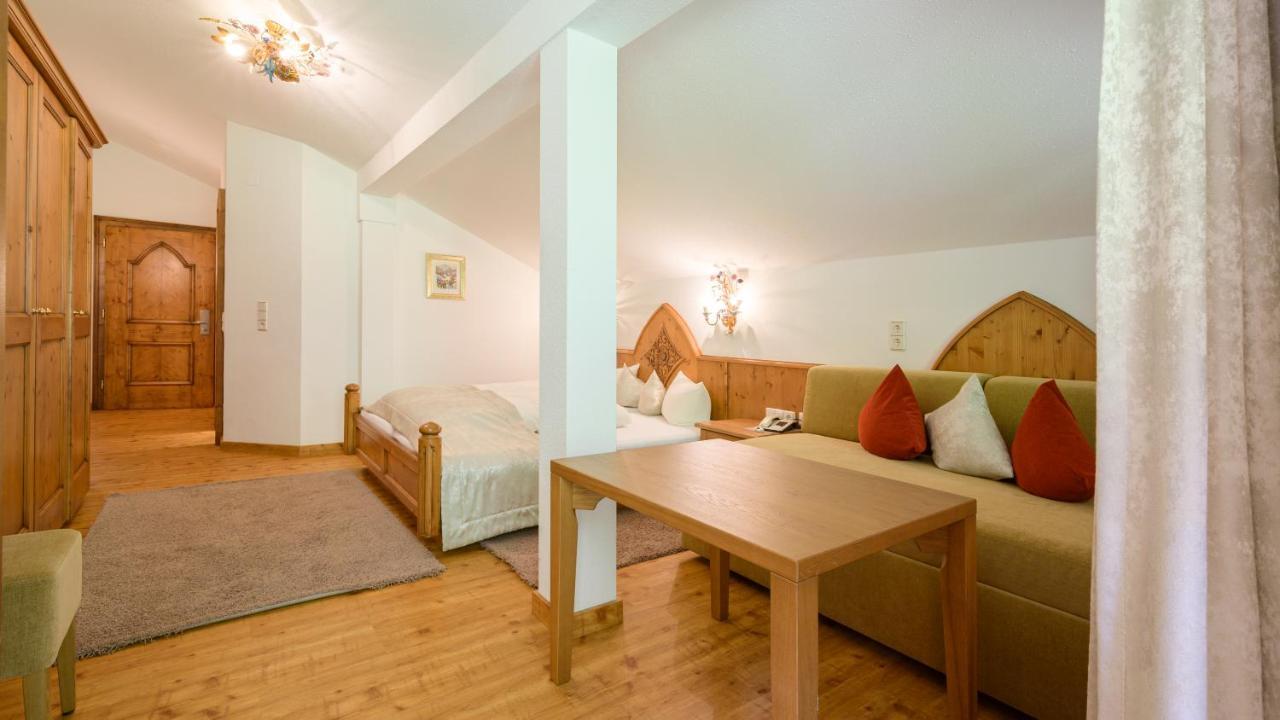 Hotel Garni Castel B&B Ischgl Ngoại thất bức ảnh