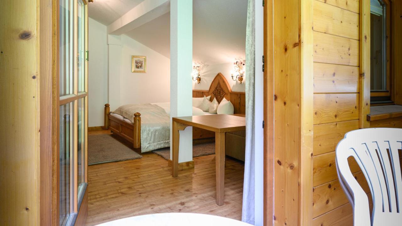 Hotel Garni Castel B&B Ischgl Ngoại thất bức ảnh