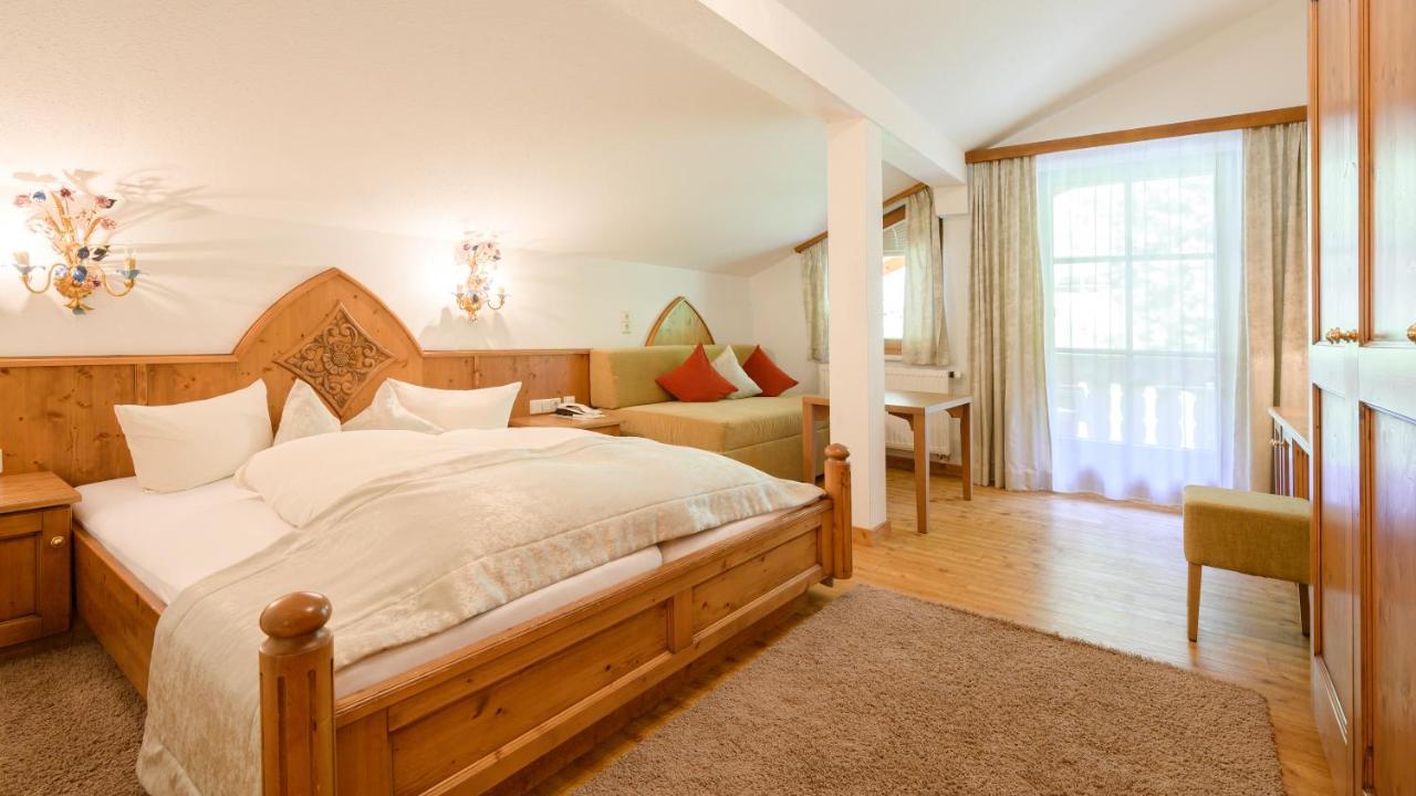 Hotel Garni Castel B&B Ischgl Ngoại thất bức ảnh